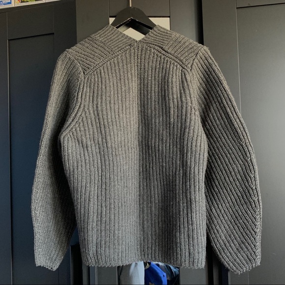 H&M V-neck Sweater - Picture 2 of 3